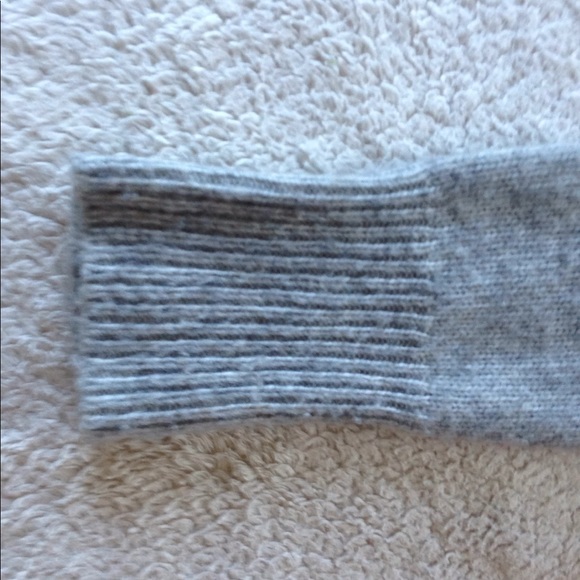 Woman's gap gray sweater - Picture 5 of 6